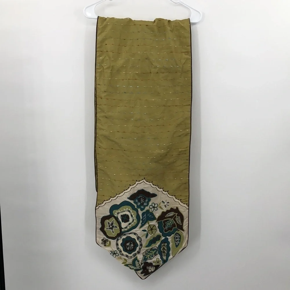 Pier 1 Imports Bloomsbury Table Runner 14”x72” Dry Clean 109% Polyester 2083253